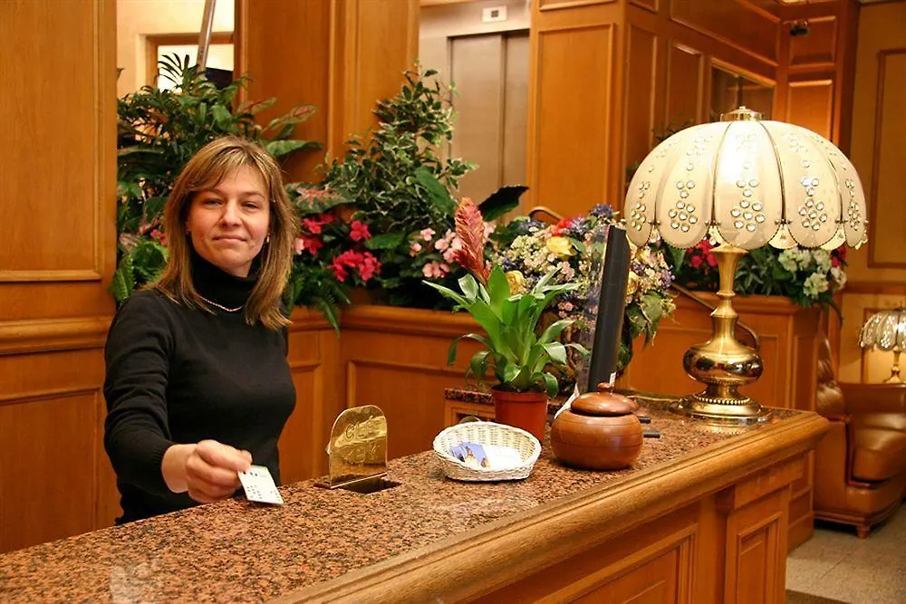 Hotel Paix Republique Paris