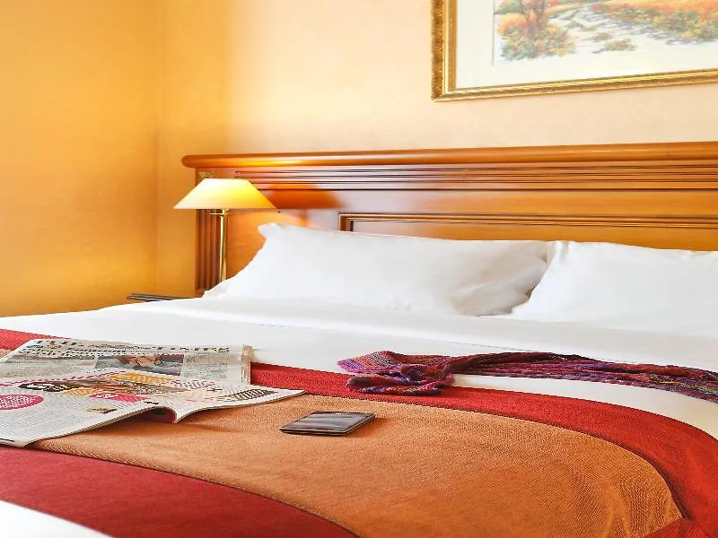Hotel Paix Republique Paříž