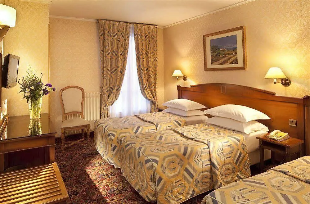 Hotel Paix Republique 3*